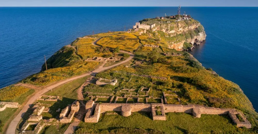 Kap Kaliakra — Klippen und Festungsruinen am Schwarzen Meer